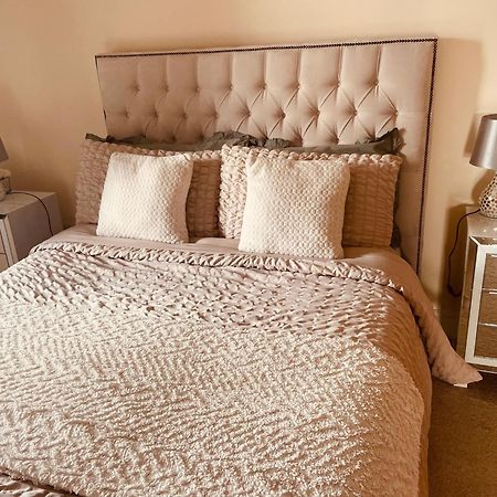 A Room In Central Park Apts Carrick-on-Shannon Exterior foto